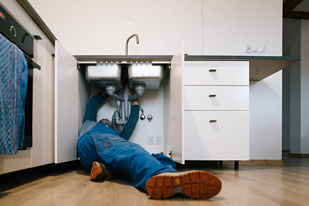 Professional Leak Detection technician working in Burlington, MA